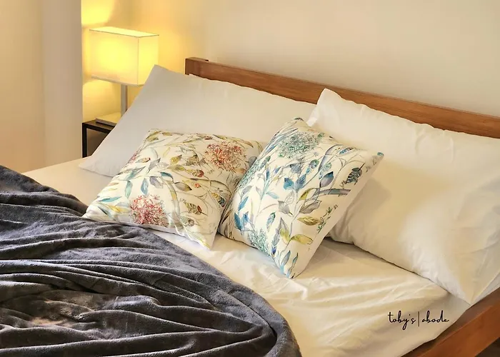 Apartahotel Toby's Abode At The Celandine Residences By Dmci